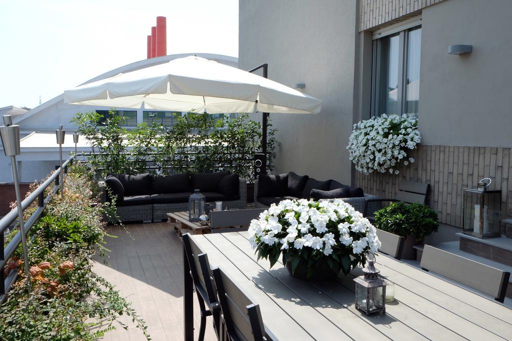 Zuretti 61 Bed & Breakfast Milan Bagian luar foto