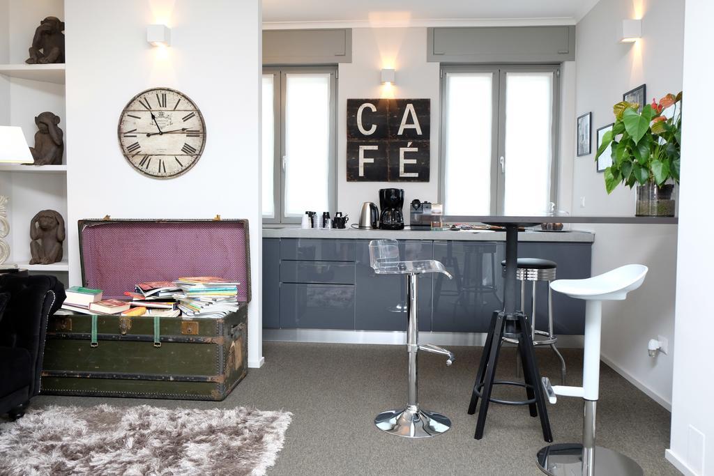 Zuretti 61 Bed & Breakfast Milan Bagian luar foto