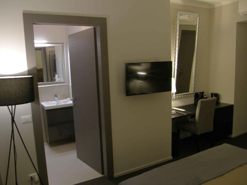 Zuretti 61 Bed & Breakfast Milan Bagian luar foto
