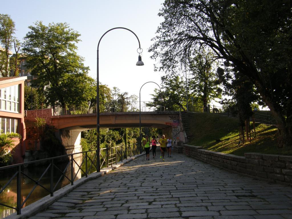 Zuretti 61 Bed & Breakfast Milan Bagian luar foto