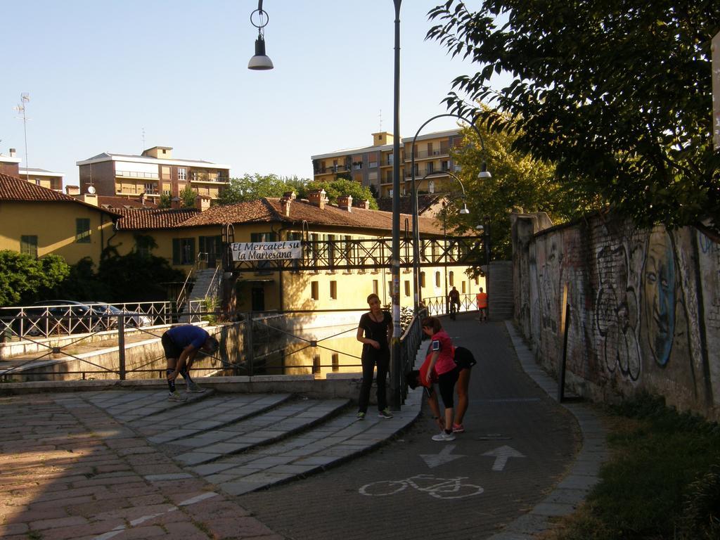 Zuretti 61 Bed & Breakfast Milan Bagian luar foto
